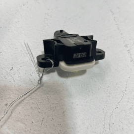 2011-2021 JEEP GRAND CHEROKEE REAR DOOR CRASH IMPACT PRESSURE SENSOR UNIT O
