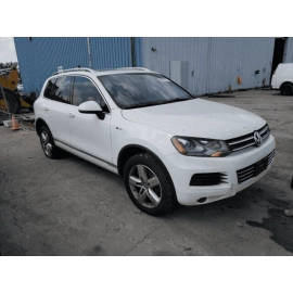 VW TOUAREG 2011-2017 FRONT PASSENGER DOOR WINDOW CORNER FIXED GLASS & SEAL 