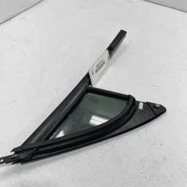 VW TOUAREG 2011-2017 FRONT PASSENGER DOOR WINDOW CORNER FIXED GLASS & SEAL 