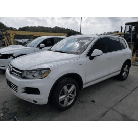 VW TOUAREG 2011-2017 FRONT PASSENGER DOOR WINDOW CORNER FIXED GLASS & SEAL 