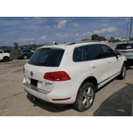 VW TOUAREG 2011-2017 FRONT PASSENGER DOOR WINDOW CORNER FIXED GLASS & SEAL 