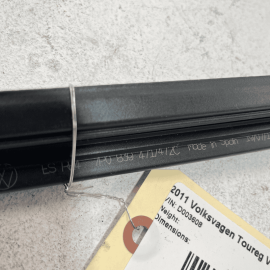 11-17 VOLKSWAGEN VW TOUAREG REAR DRIVER DOOR WINDOW INNER WEATHERSTRIP SEAL