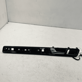 11-17 VOLKAWAGEN TOUAREG REAR LEFT DRIVER INTERIOR HANDLE TRIM W/ SPEAKER O