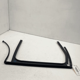 2011-2017 VOLKSWAGEN TOUAREG REAR LEFT DRIVER SIDE WINDOW GLASS RUN CHANNEL