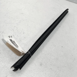 Volkswagen VW Touareg 11-17 Rear Passenger Door Window IN Wheatherstrip Sea