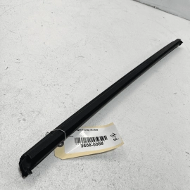 Volkswagen VW Touareg 11-17 Rear Passenger Door Window IN Wheatherstrip Sea