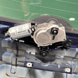 2011-12-2014 VOLKSWAGEN TOUAREG VW TAILGATE LIFTGATE SHELL / GLASS / SPOILE