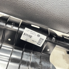 11-17 Volkswagen Touareg Rear Passenger Seat Upper Cushion Frame W/ Headres 11-17 Volkswagen Touareg Rear Passenger Seat Upper Cushion Frame W/ Headres