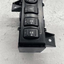 HUMMER H2 2003 - 2007 AWD TRANSFER CASE SELECT CONTROL SWITCH W/ BRACKET OE HUMMER H2 2003 - 2007 AWD TRANSFER CASE SELECT CONTROL SWITCH W/ BRACKET OE