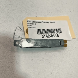 VOLKSWAGEN TOUAREG 2011 - 2017 RIGHT LOWER ANTENNA BOOSTER OEM
