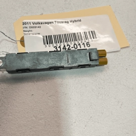 VOLKSWAGEN TOUAREG 2011 - 2017 RIGHT LOWER ANTENNA BOOSTER OEM
