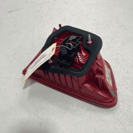 11 -13 VOLKSWAGEN TOUAREG Rear Passenger Side Inner Tail Light Lamp Assembl