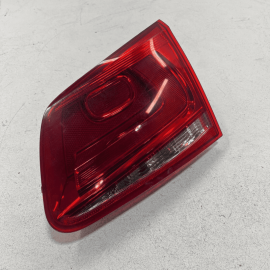 11 -13 VOLKSWAGEN TOUAREG Rear Passenger Side Inner Tail Light Lamp Assembl