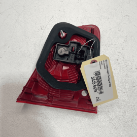 11 -13 VOLKSWAGEN TOUAREG Rear Passenger Side Inner Tail Light Lamp Assembl