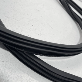 2017 - 2023 AUDI Q7 REAR RIGHT PASSENGER SIDE DOOR BODY WEATHERSTRIP SEAL O