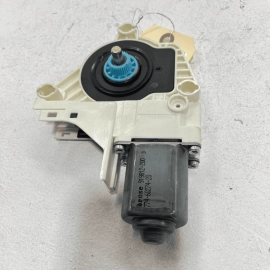 2011-17 Volkswagen Touareg Rear Right Passenger Door Window Regulator Motor 2011-17 Volkswagen Touareg Rear Right Passenger Door Window Regulator Motor