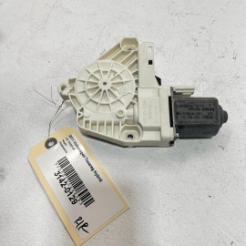 2011-17 Volkswagen Touareg Rear Right Passenger Door Window Regulator Motor 2011-17 Volkswagen Touareg Rear Right Passenger Door Window Regulator Motor