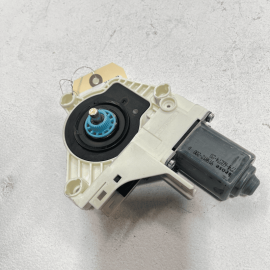 2011-17 Volkswagen Touareg Rear Right Passenger Door Window Regulator Motor