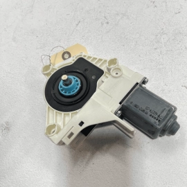 2011-17 Volkswagen Touareg Rear Right Passenger Door Window Regulator Motor 2011-17 Volkswagen Touareg Rear Right Passenger Door Window Regulator Motor