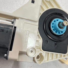 2011-17 Volkswagen Touareg Rear Right Passenger Door Window Regulator Motor
