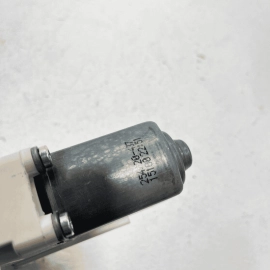 2011-17 Volkswagen Touareg Rear Right Passenger Door Window Regulator Motor 2011-17 Volkswagen Touareg Rear Right Passenger Door Window Regulator Motor