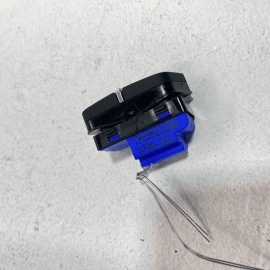 2011-15 Volkswagen Touareg Rear Right Passenger Side Door Lock Switch Butto 2011-15 Volkswagen Touareg Rear Right Passenger Side Door Lock Switch Butto