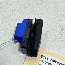 2011-15 Volkswagen Touareg Rear Right Passenger Side Door Lock Switch Butto 2011-15 Volkswagen Touareg Rear Right Passenger Side Door Lock Switch Butto