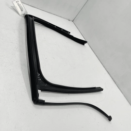 2011-17 Volkswagen Touareg Rear Passenger Door Window Glass Run Channel Sea