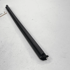 11-17 Volkswagen Touareg Rear Passenger Door Window Inner Wheatherstrip Sea