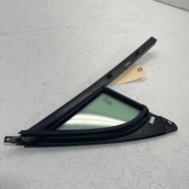2011-2017 VW TOUAREG FRONT PASSENGER DOOR WINDOW CORNER FIXED GLASS & SEAL 