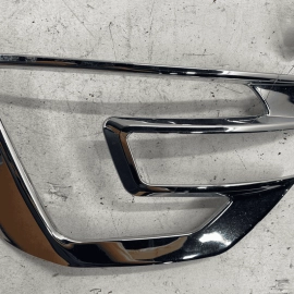 2016-2019 FORD EXPLORER FRONT RIGHT FOG LAMP TRIM FOG LIGHT COVER BEZEL OEM