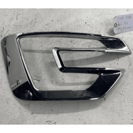 2016-2019 FORD EXPLORER FRONT RIGHT FOG LAMP TRIM FOG LIGHT COVER BEZEL OEM