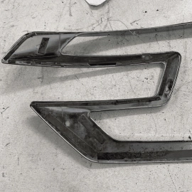 2016-2019 FORD EXPLORER FRONT RIGHT FOG LAMP TRIM FOG LIGHT COVER BEZEL OEM