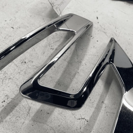 2016-2019 FORD EXPLORER FRONT RIGHT FOG LAMP TRIM FOG LIGHT COVER BEZEL OEM