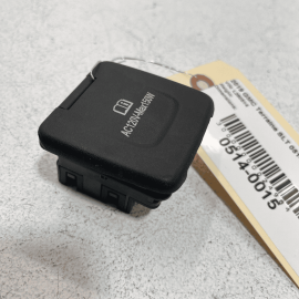 2018-2023 GMC TERRAIN REAR LOWER CENTER CONSOLE POWER OUTLET SOCKET OEM