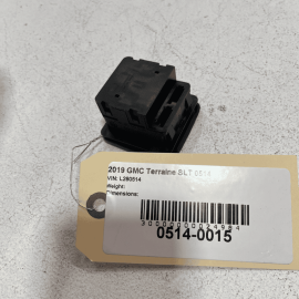 2018-2023 GMC TERRAIN REAR LOWER CENTER CONSOLE POWER OUTLET SOCKET OEM