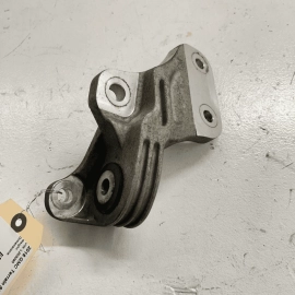 2018 - 2023 GMC TERRAIN EQUINOX TRANSMISSION LOWER MOUNT SUPPORT BRACKET OE