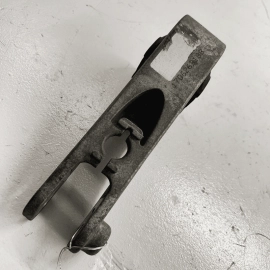2018 - 2023 GMC TERRAIN EQUINOX TRANSMISSION LOWER MOUNT SUPPORT BRACKET OE