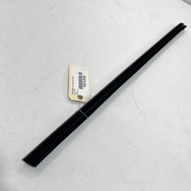 18-23 GMC TERRAIN FRONT RIGHT PASSENGER SIDE DOOR WINDOW INNER BELT SEAL OE