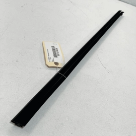 18-23 GMC TERRAIN FRONT RIGHT PASSENGER SIDE DOOR WINDOW INNER BELT SEAL OE