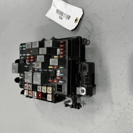 2003 - 2007 HUMMER H2 Fuse Block Engine Wiring Harness Connection OEM