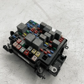 2003 - 2007 HUMMER H2 Fuse Block Engine Wiring Harness Connection OEM