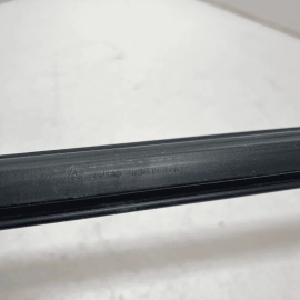 2018-22 GMC TERRAIN FRONT LEFT DRIVER DOOR WINDOW INNER WEATHERSTRIP SEAL O