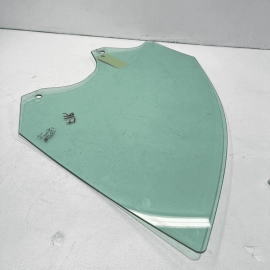2018-2023 GMC Terrain Front Right Passenger Side Door Window Glass OEM