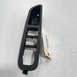 2018-22 GMC TERRAIN FRONT LEFT DRIVER DOOR MASTER WINDOW SWITCH COVER BEZEL