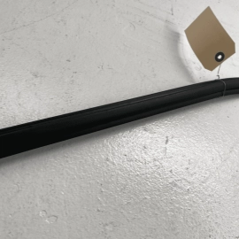 07-13 Mercedes S550 S600 Front Passenger Side Door Inner Wheatherstrip Seal