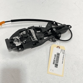 2018-22 GMC TERRAIN FRONT LEFT DRIVER SIDE EXTERIOR DOOR HANDLE BRACKET BAS