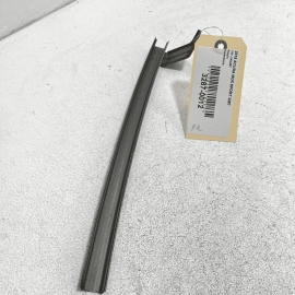 2014-2020 ACURA MDX FRONT DRIVER DOOR WINDOW CENTER GUIDE RUN CHANNEL SASH  2014-2020 ACURA MDX FRONT DRIVER DOOR WINDOW CENTER GUIDE RUN CHANNEL SASH