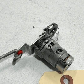 2018 - 2022 GMC TERRAIN FRONT LEFT DRIVER SIDE DOOR LOCK CYLINDER  OEM
