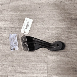 2009-2020 DODGE JOURNEY REAR RIGHT SIDE CROSSMEMBER BRACKET SUPPORT OEM
